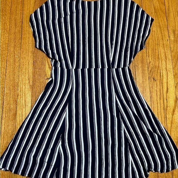 BP Navy White Striped Button Front Gathered Sleeve Mini Dress size Small - Picture 11 of 11